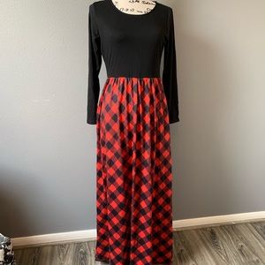 🌲 Red and black maxi dress ❤️🖤